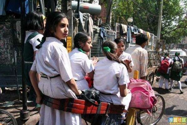 School transport for children, India