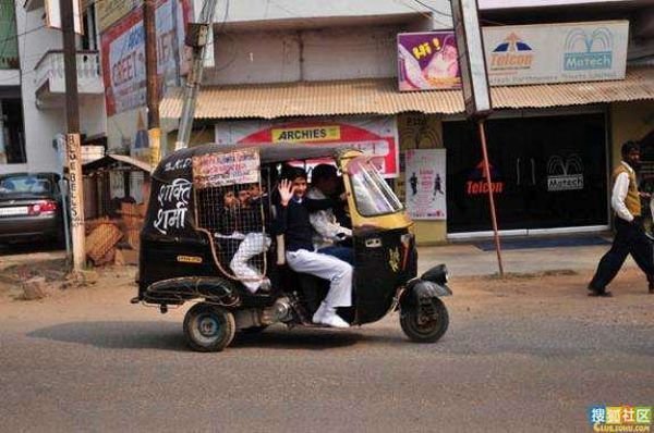 School transport for children, India