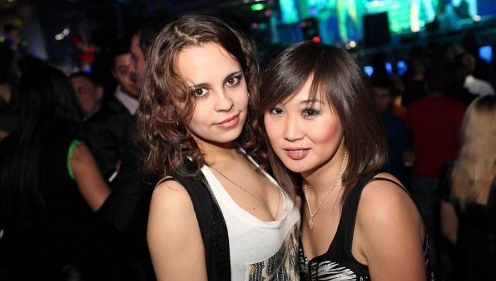 nightlife party girls