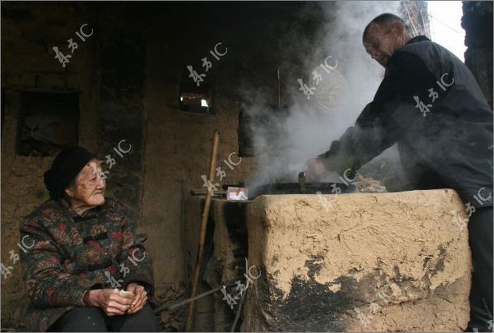 Grandmother with unicorn, Zhang Ruifang, Henan Province, China