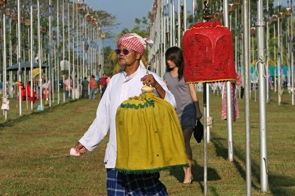 Bird Singing Contest  2010 in Yala Province, Thailand