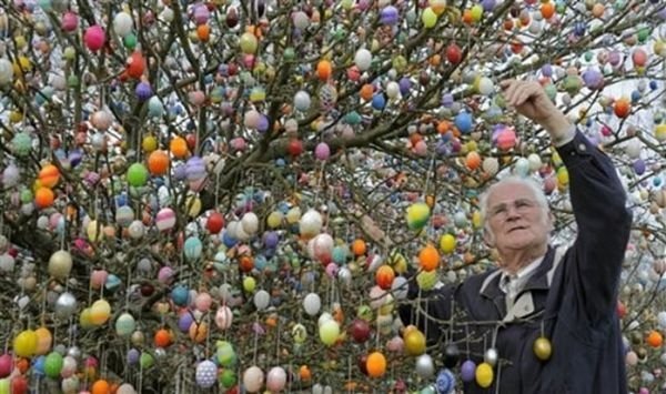 Easter Tree by Volker Kraft