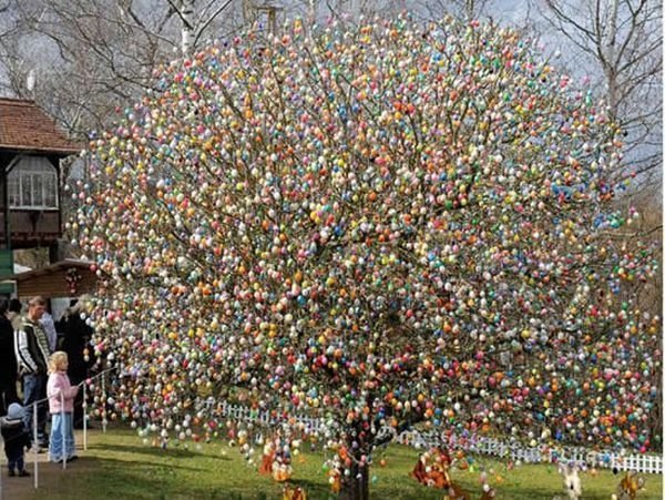 Easter Tree by Volker Kraft