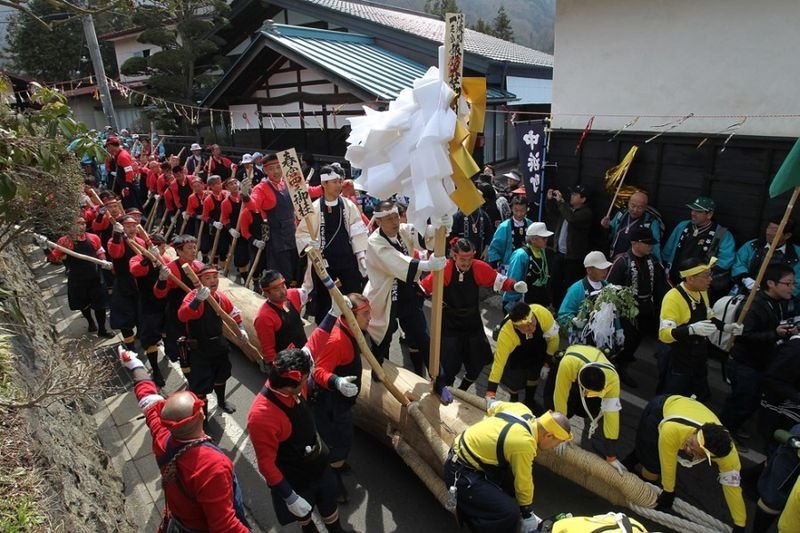 Ki-otoshi ceremony, Onbashira festival, Nagano, Japan
