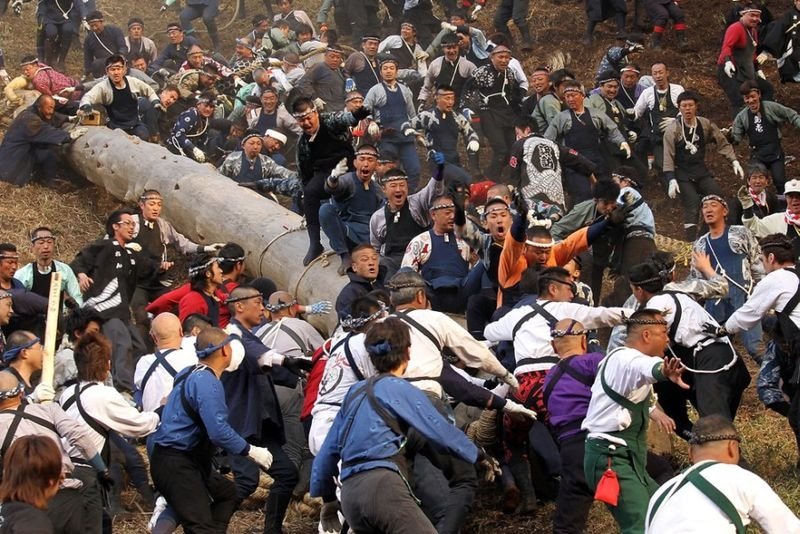 Ki-otoshi ceremony, Onbashira festival, Nagano, Japan