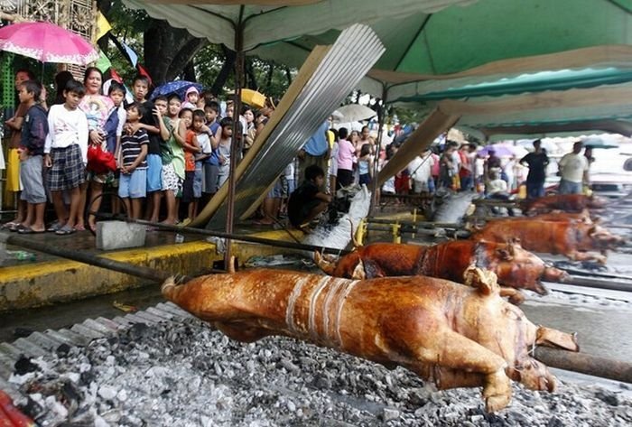 Parada ng Lechon, Parade of Roast Pigs