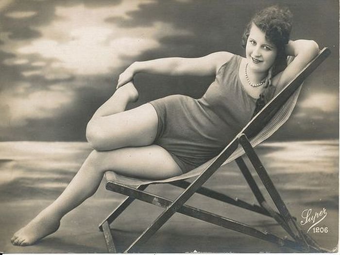 History: Retro swimsuit