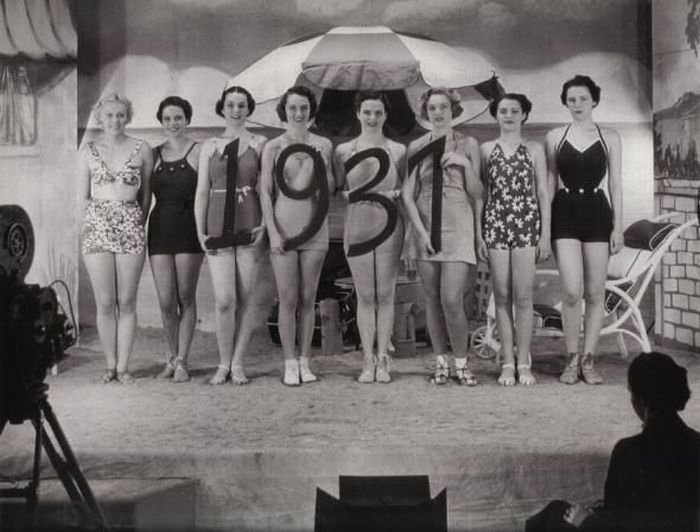 History: Retro swimsuit