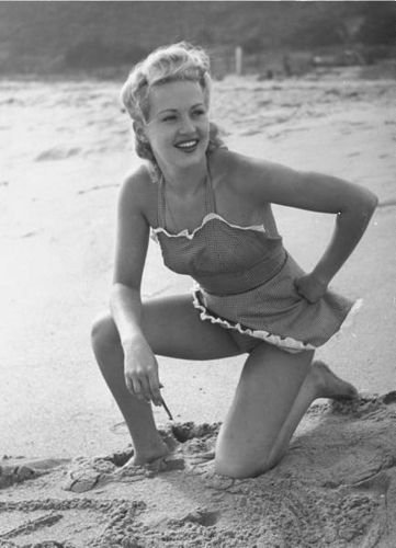 History: Retro swimsuit