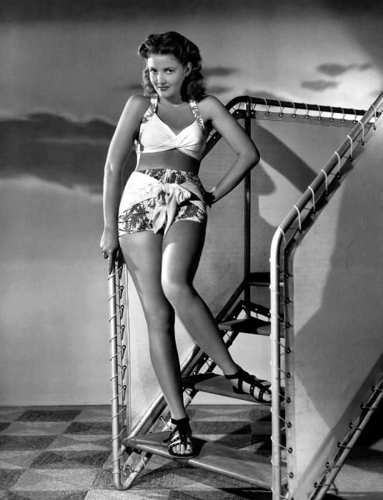 History: Retro swimsuit