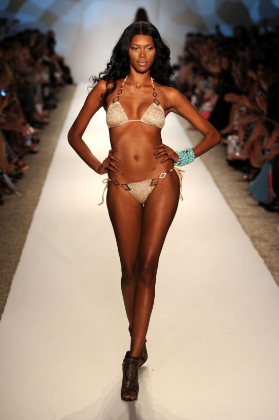 mercedes-benz fashion week girls
