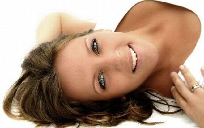 glamour girl with an alluring beauty
