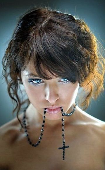 glamour girl with an alluring beauty