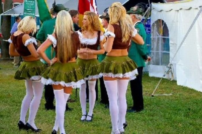 Oktoberfest 2010 girls, Munich, Germany