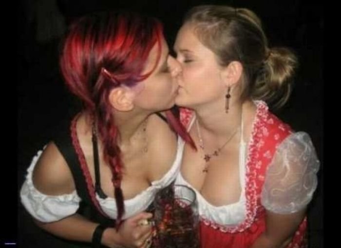 Oktoberfest 2010 girls, Munich, Germany