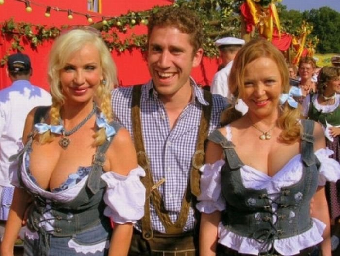 Oktoberfest 2010 girls, Munich, Germany