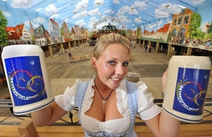 Oktoberfest 2010 girls, Munich, Germany