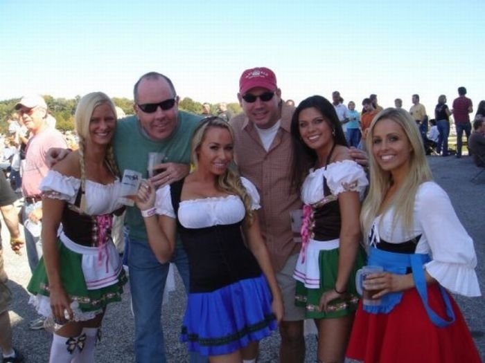 Oktoberfest 2010 girls, Munich, Germany