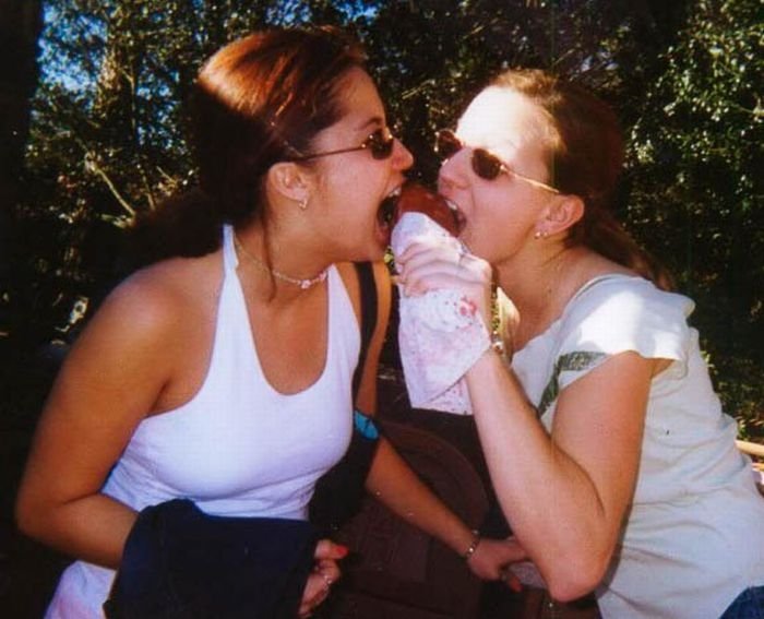 girls eating a turkey leg