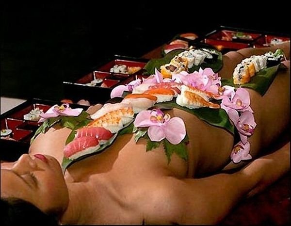 nyotaimori, body sushi girl