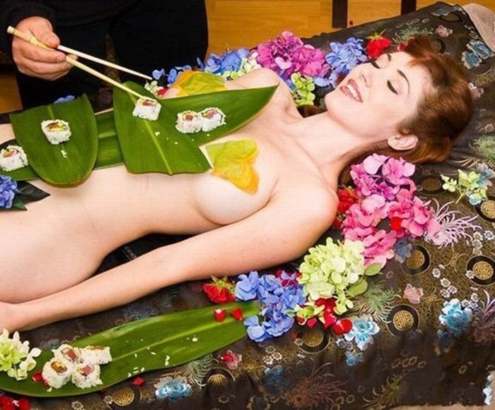 nyotaimori, body sushi girl