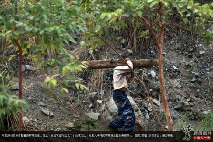 6-year-old boy lives alone, China