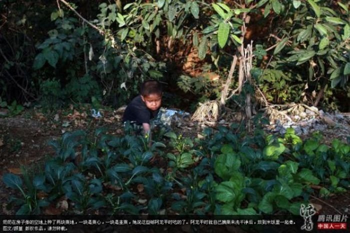 6-year-old boy lives alone, China