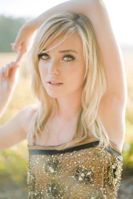 glamour girl with an alluring beauty