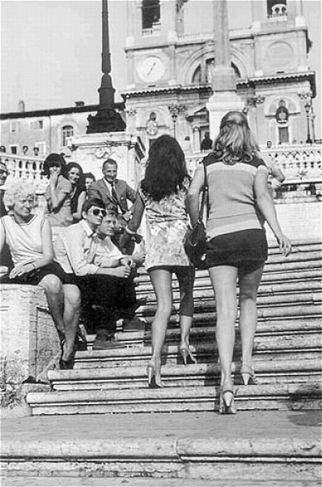 retro history glamour miniskirt girls