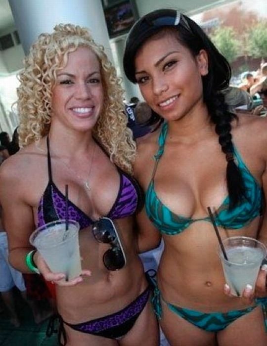 Las Vegas pool party girls