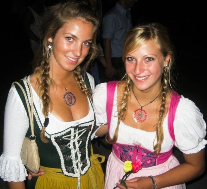 Oktoberfest 2011 girls, Munich, Germany