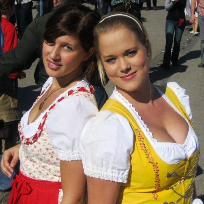 Oktoberfest 2011 girls, Munich, Germany