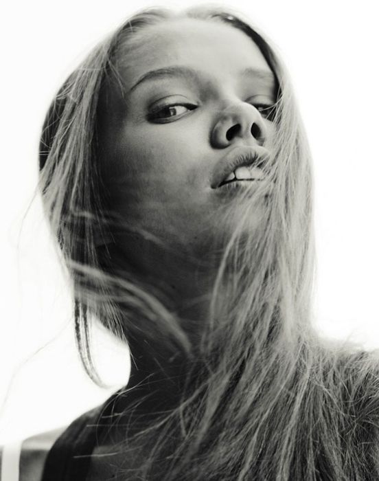 glamour girl with an alluring beauty