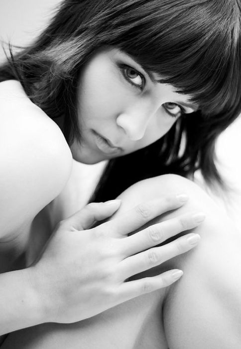 glamour girl with an alluring beauty