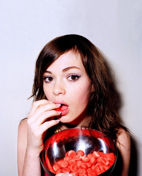 glamour girl with an alluring beauty