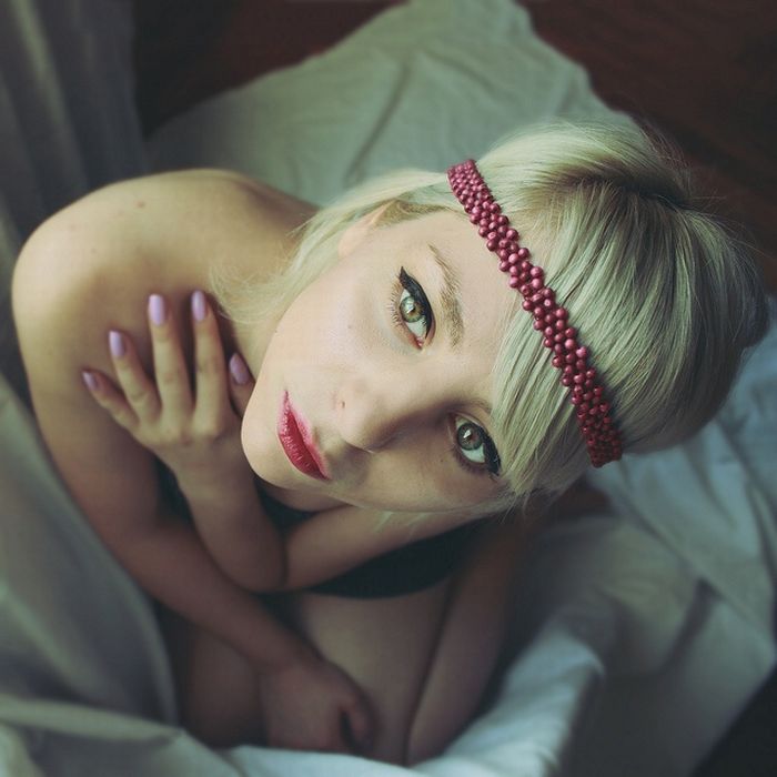 glamour girl with an alluring beauty