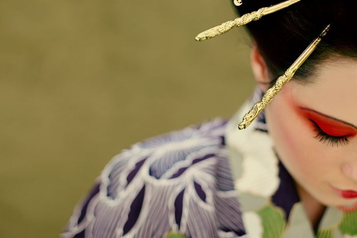 glamour girl with an alluring beauty