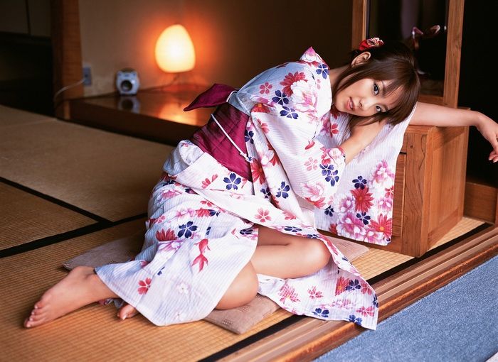 japanese girl in kimono