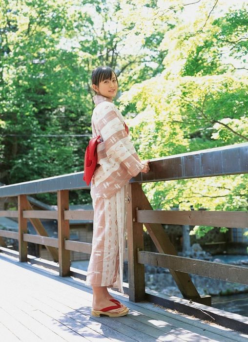 japanese girl in kimono