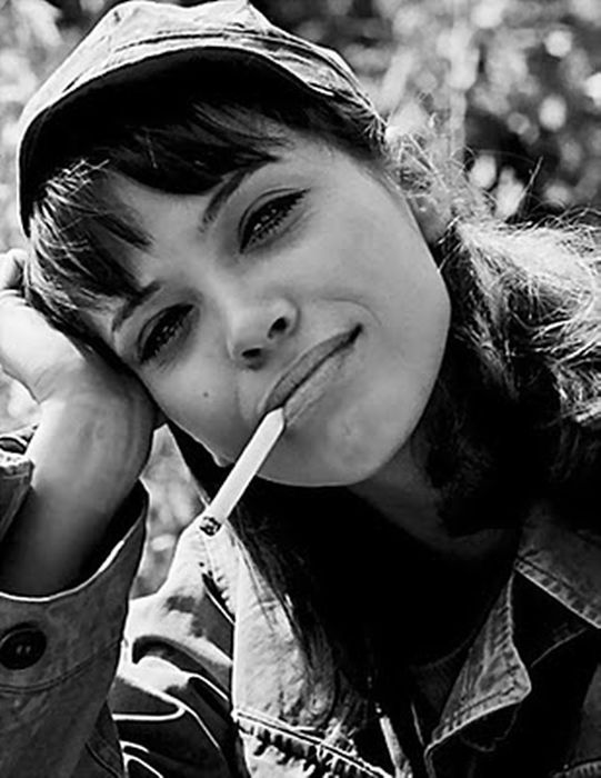 famous people smoking