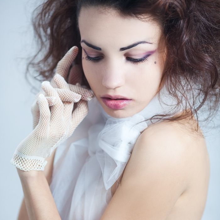 Glamour girl photography by Matthieu Sonnet