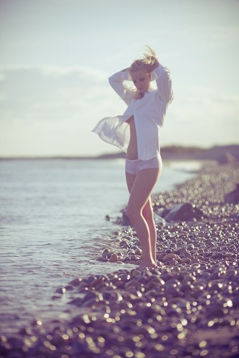 Glamour girl photography by Matthieu Sonnet