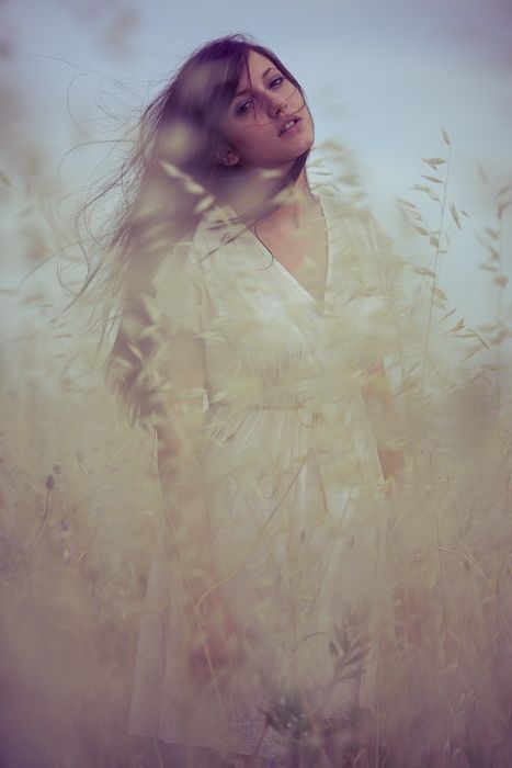 Glamour girl photography by Matthieu Sonnet
