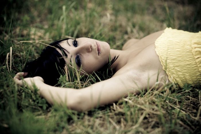 Glamour girl photography by Matthieu Sonnet
