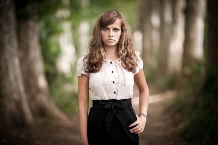 Glamour girl photography by Matthieu Sonnet