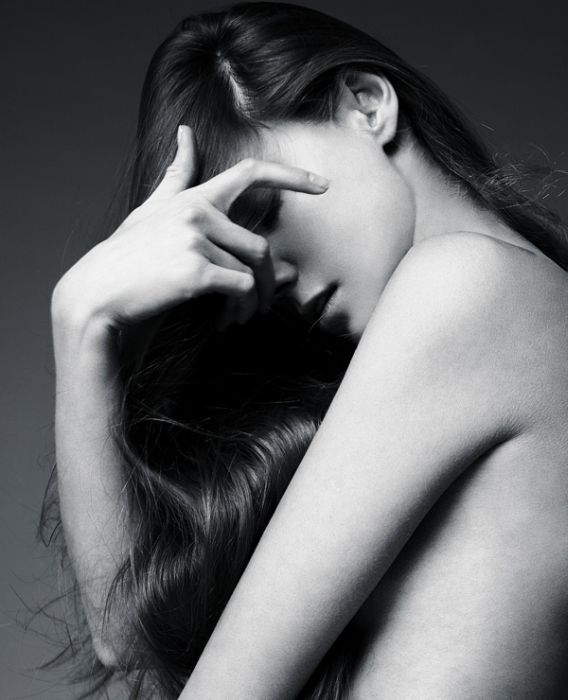 glamour girl with an alluring beauty