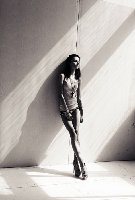 glamour girl with an alluring beauty