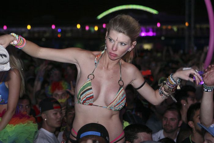 Girls from Electric Daisy Carnival 2012, Las Vegas, United States