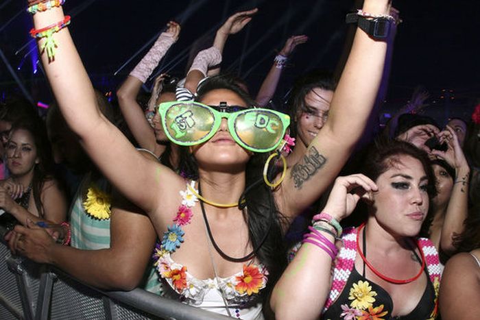 Girls from Electric Daisy Carnival 2012, Las Vegas, United States