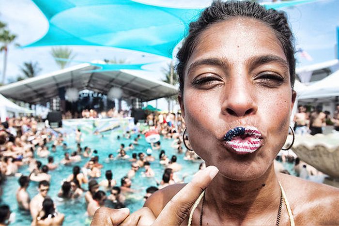 Las Vegas pool party girls